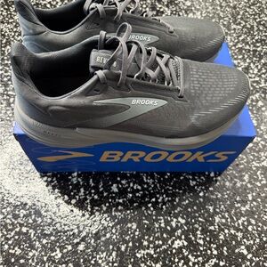 Brooks Revel 8 Charcoal Sneakers